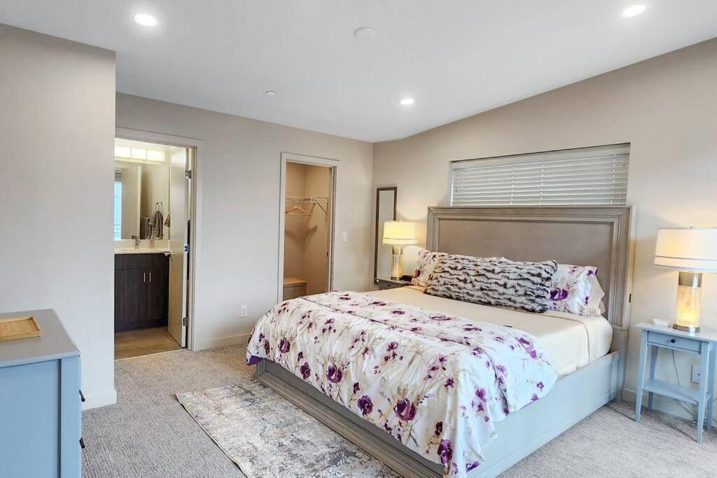 West Seattle's Modern Townhome Casa vacanze