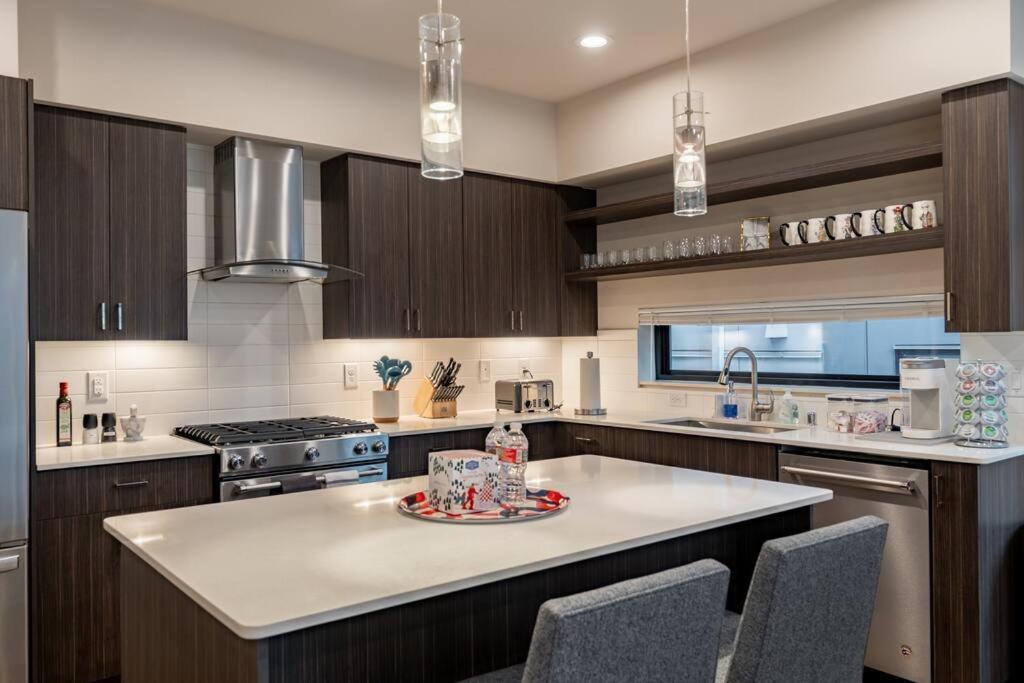Hébergement de vacances West Seattle's Modern Townhome Seattle